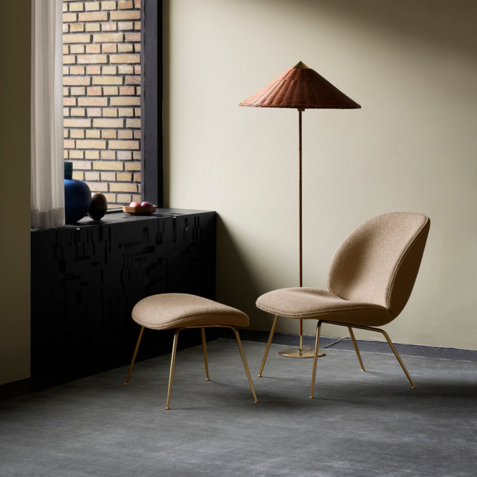 Tapicerowany fotel Beetle Gubi