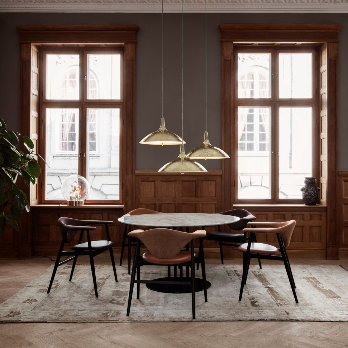 Tapicerowane krzesło Masculo Gubi