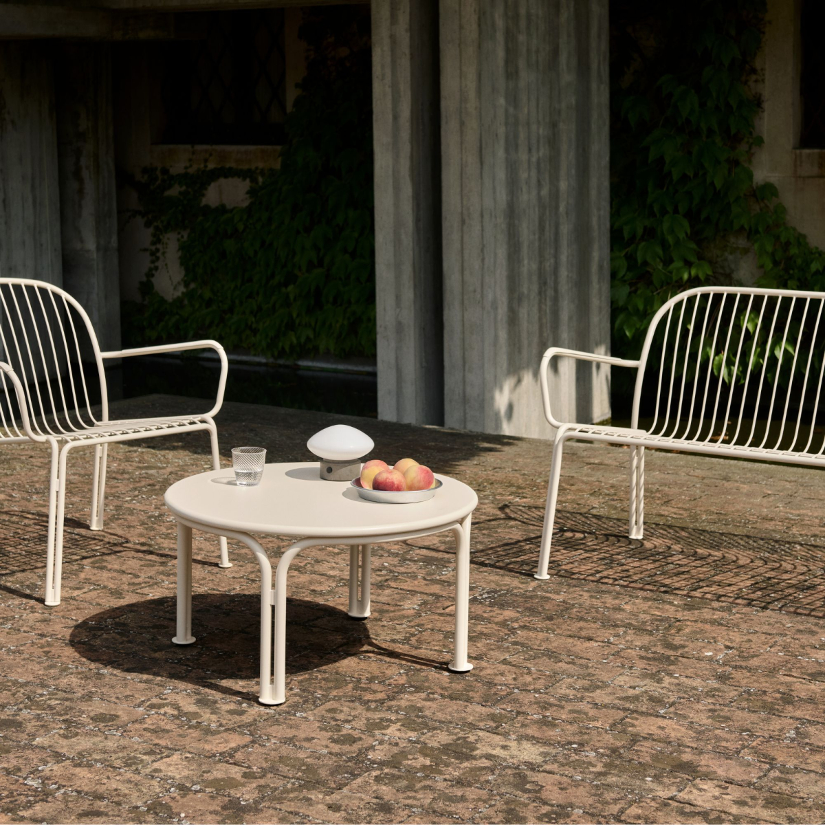 Stolik kawowy outdoorowy Thorvald SC108 Ø70cm Ivory