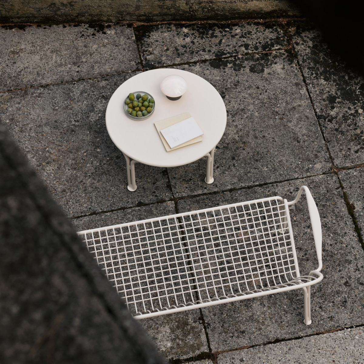 Stolik kawowy outdoorowy Thorvald SC108 Ø70cm Ivory