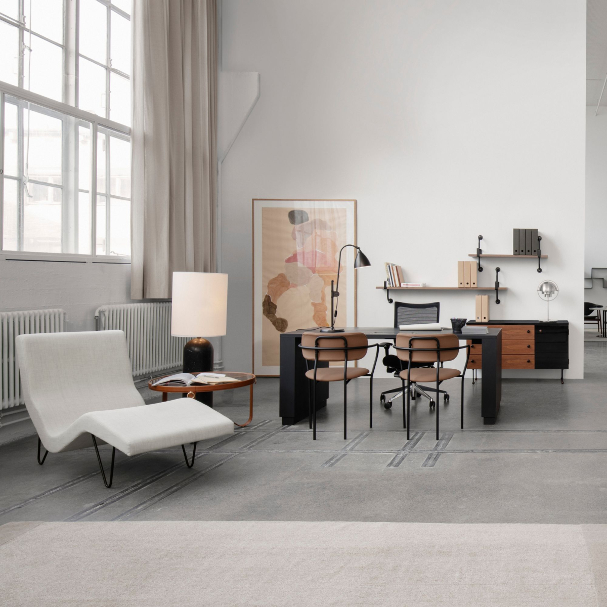 Tapicerowane krzesło Coco z podłokietnikami Gubi