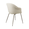 Komfortowe krzesło tapicerowane BAT Gubi