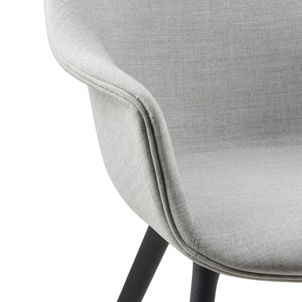 Komfortowe krzesło tapicerowane BAT Gubi