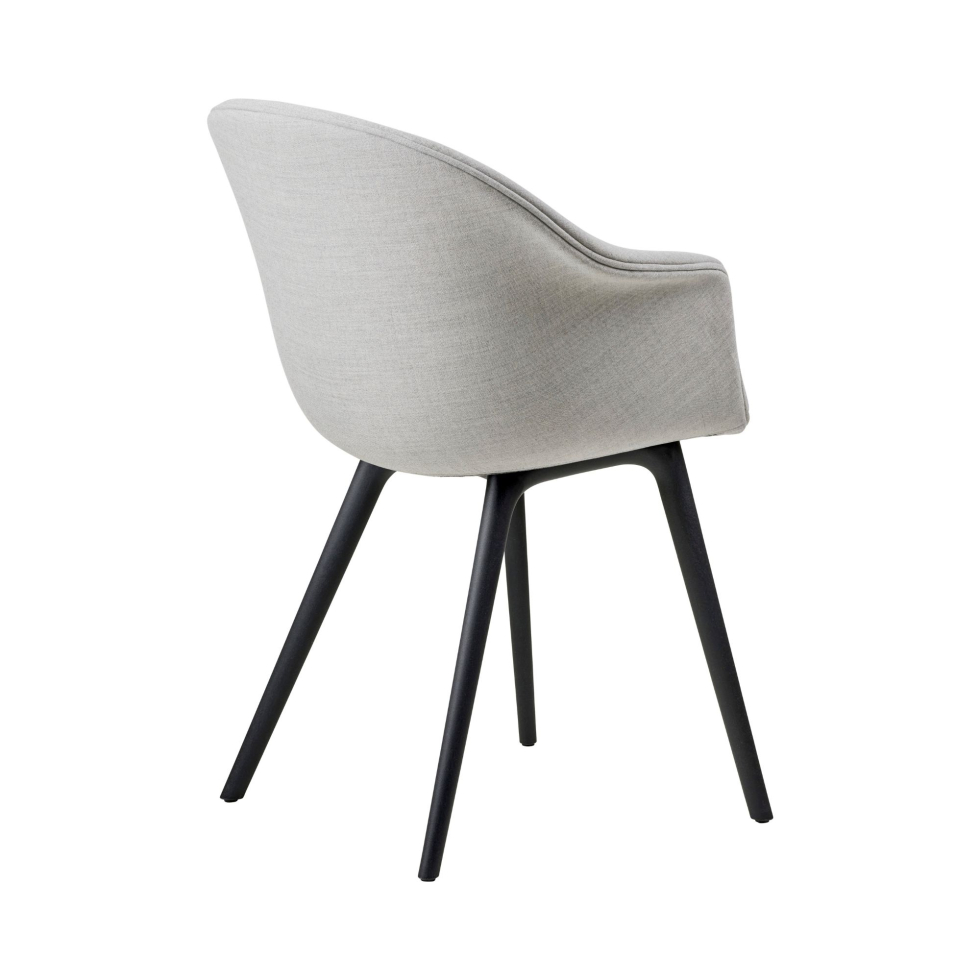 Komfortowe krzesło tapicerowane BAT Gubi