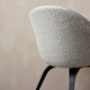 Komfortowe krzesło tapicerowane BAT Gubi