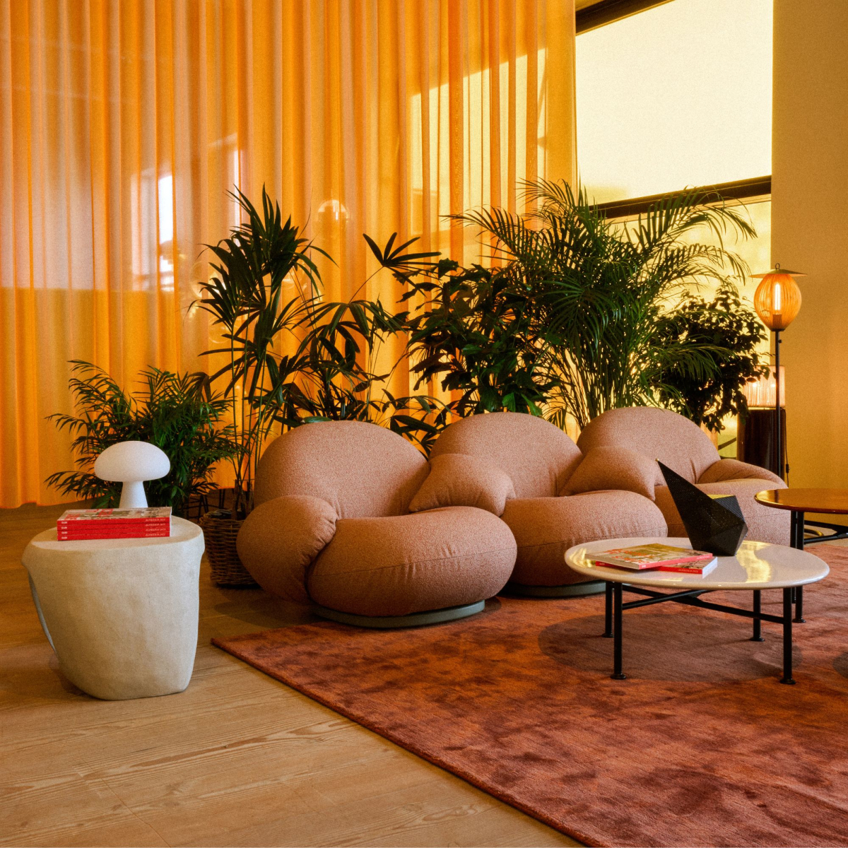 Obrotowy fotel Pacha returning swivel Gubi