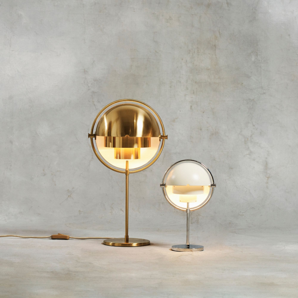Lampa stołowa Multi-Lite Brass Base Shiny Gubi