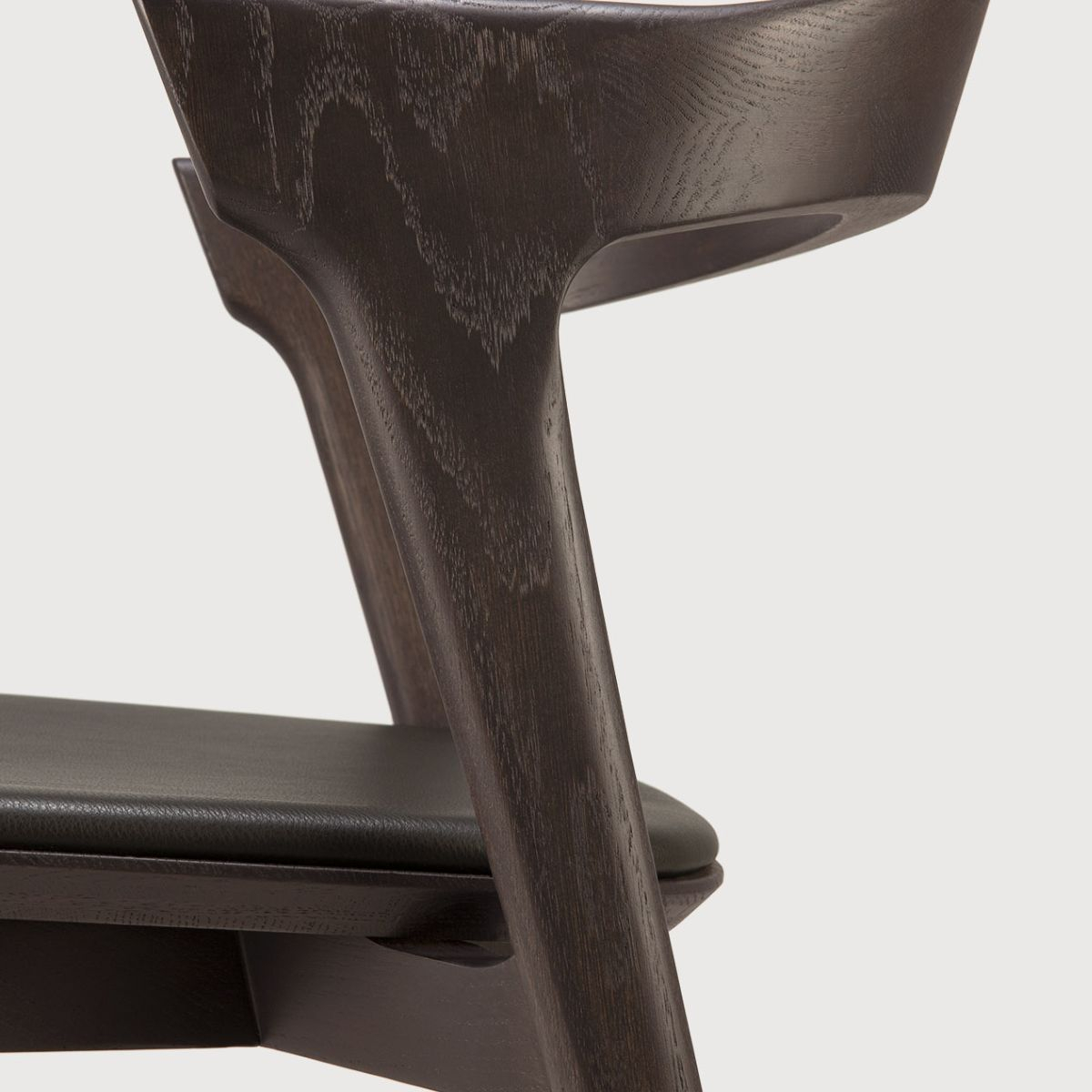 Krzesło Bok tapicerowane dębowe brązowe