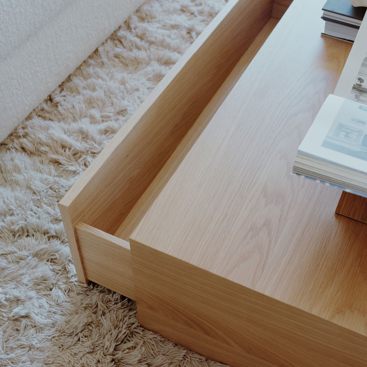 Stolik kawowy wysoki z szufladą Mass Dąb