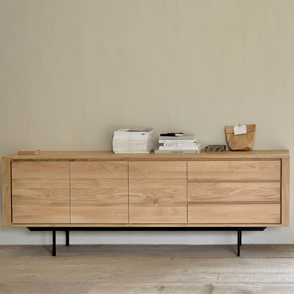 Komoda na nóżkach Shadow 224 cm