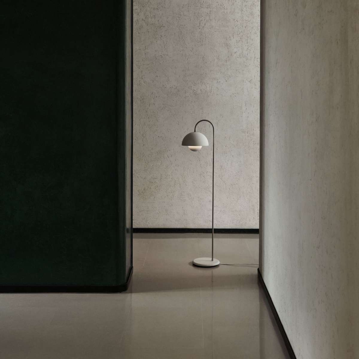 Lampa podłgowa Flowerpot VP12 Matt White