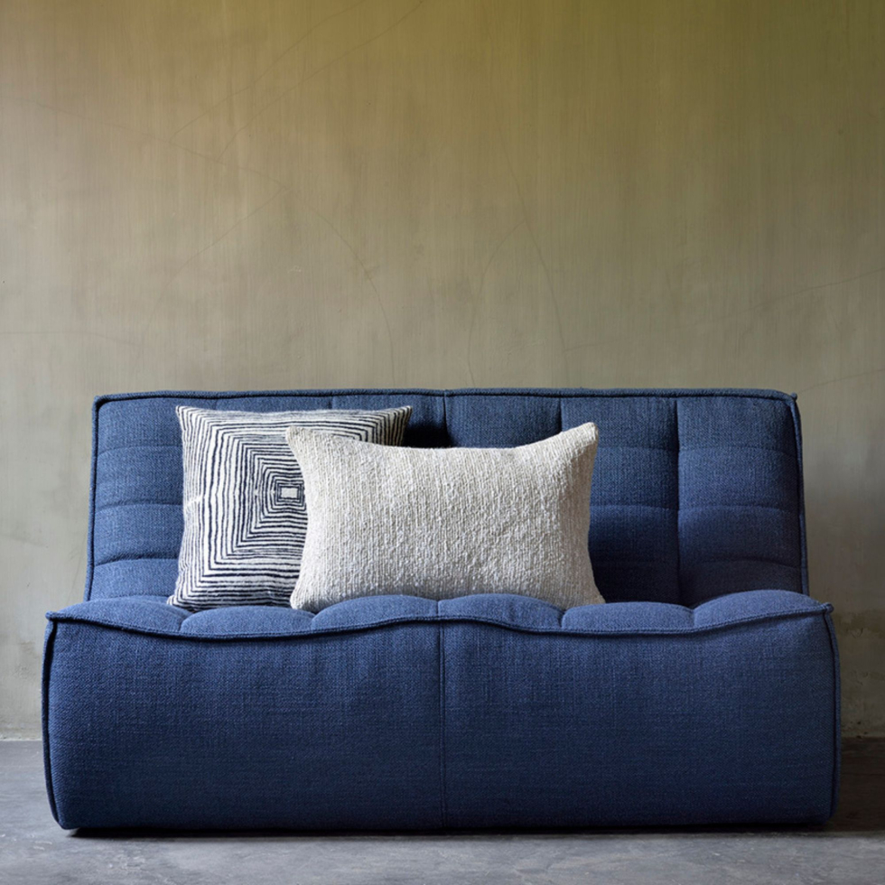Tapicerowana tkaniną sofa dwuosobowa N701 Blue Ethnicraft