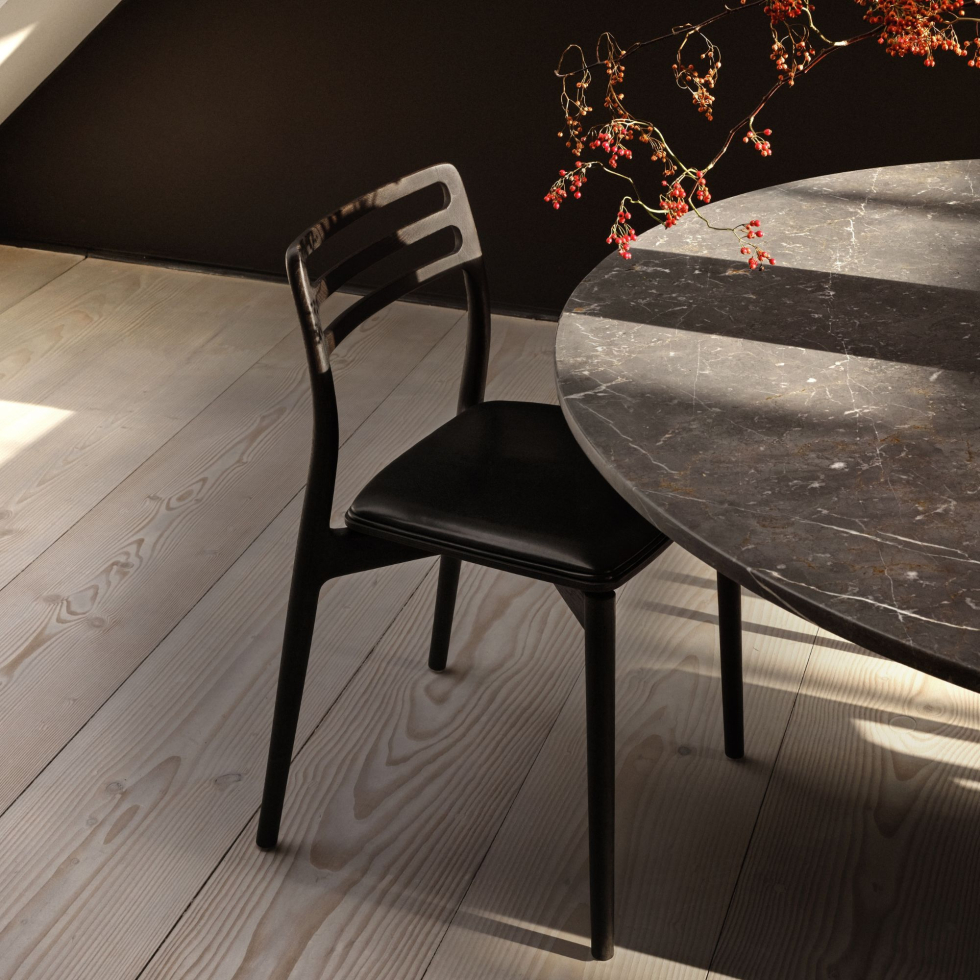 Krzesło Cabin 481 Dark oak