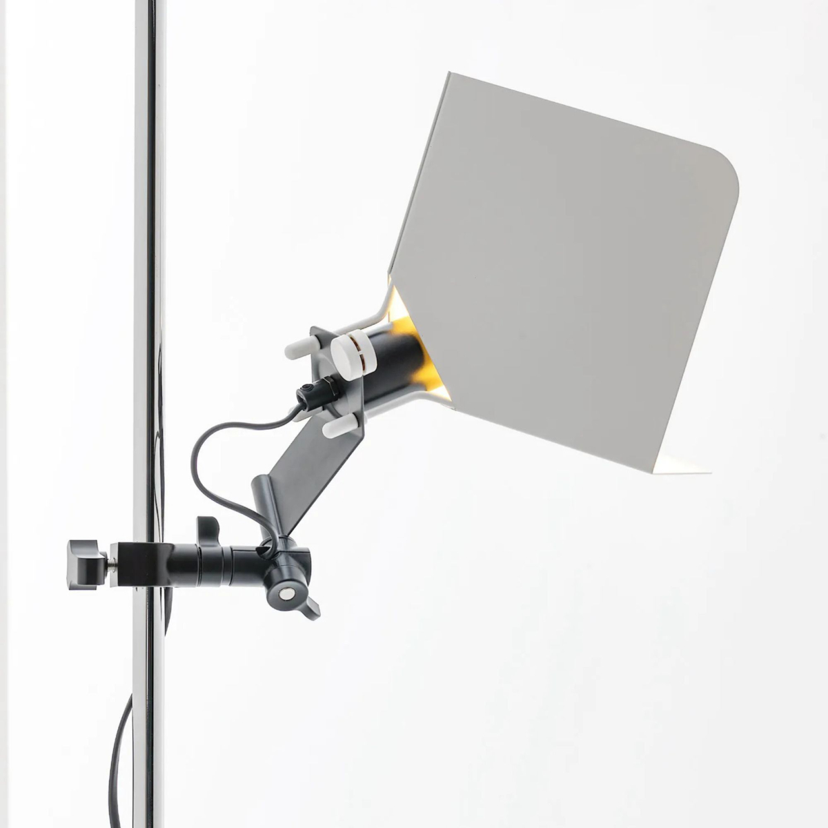 Lampa podłogowa Triedro