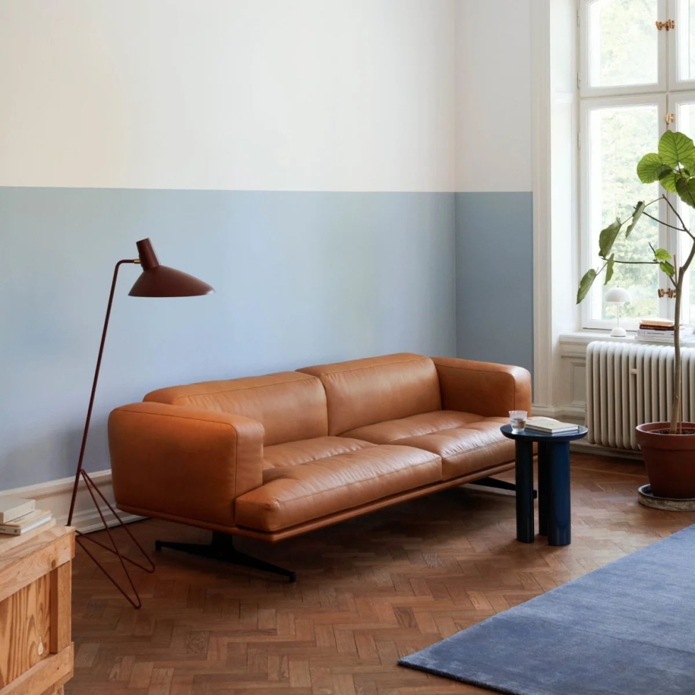 Sofa Inland 3 osobowa Noble Cognac + lampka przenośna Como SC53 Aluminium