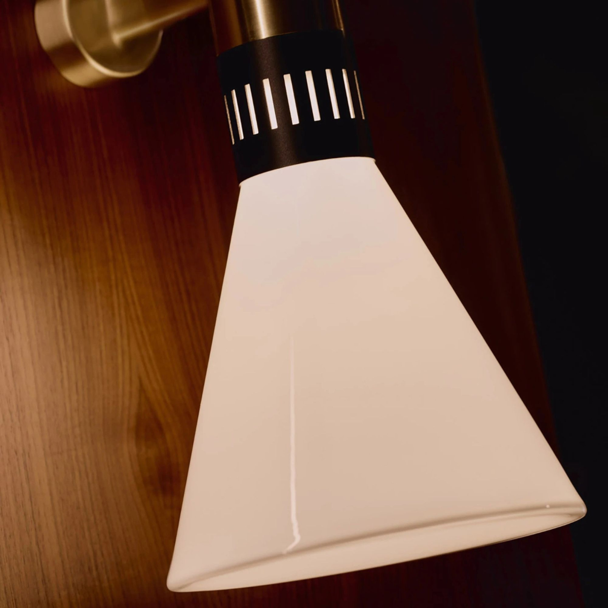 Lampa ścienna Cono White