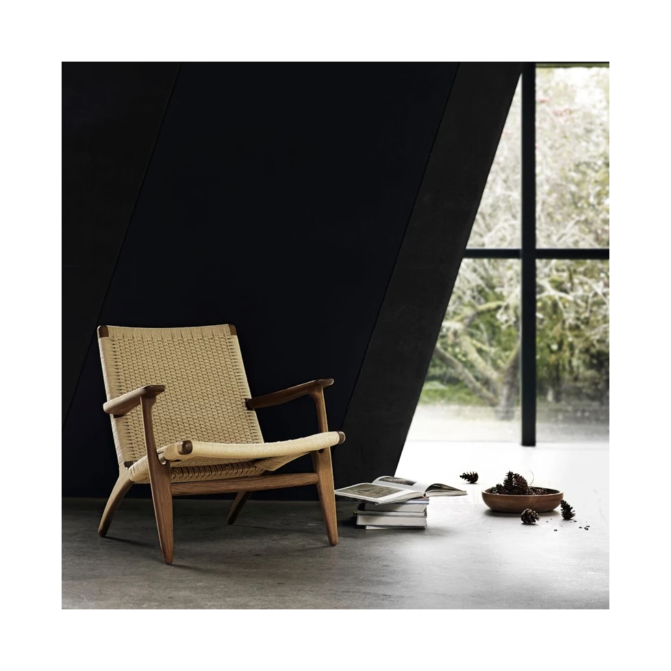 Dębowy fotel CH25 Carl Hansen & Søn