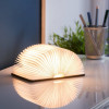 Oferujące ciepłe oświetlenie LED lampa stołowa Mini Smart Book Walnut Gingko Electronics