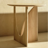 Solidny i elegancki stolik Geometric Oak Ethnicraft