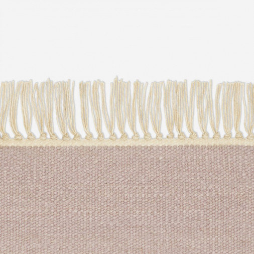 Dostępny w bogatej palecie odcieni dywan Vintage Naturally Coloured Fringes Kvadrat