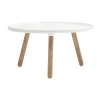 Biały stolik kawowy Tablo Large drewniane nogi Normann Copenhagen