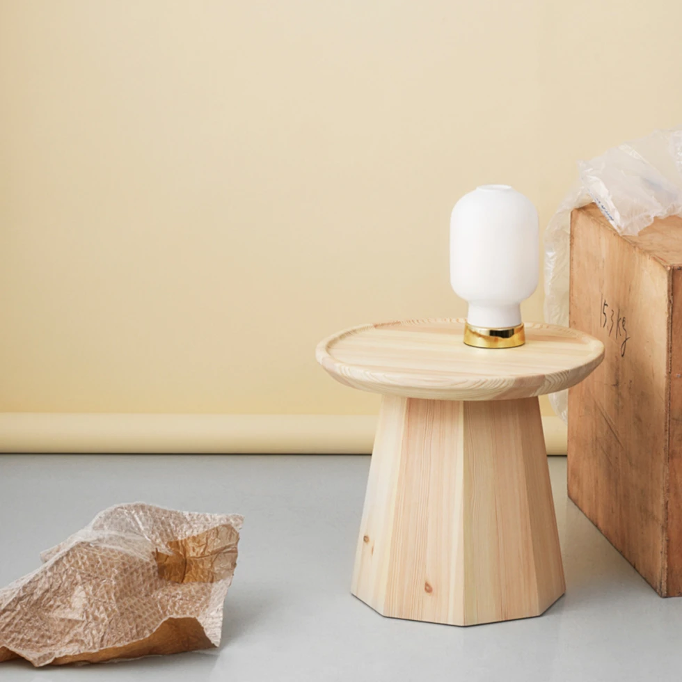 Naturalny drewniany stolik Pine Normann Copenhagen