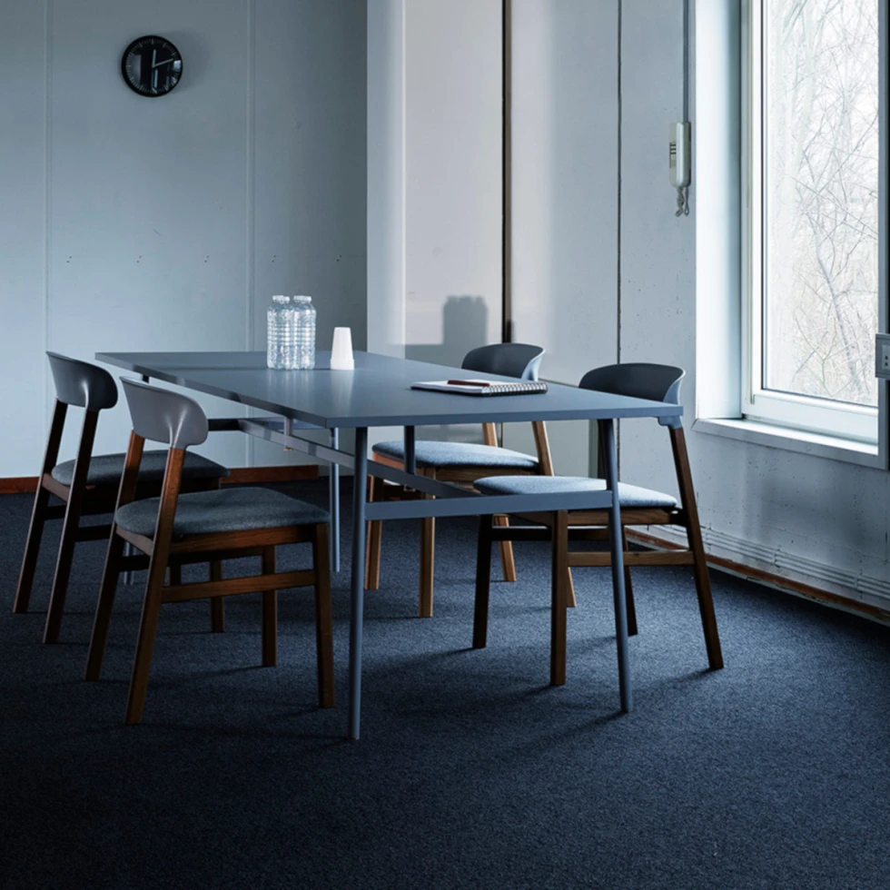 Stół Union Ø120 idealny do jadalni - Normann Copenhagen