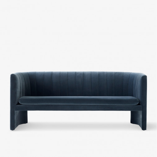 Duża minimalistyczna sofa Loafer SC26 &Tradition