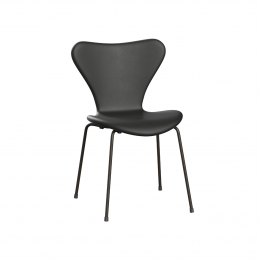 Krzesło Series 7 Fritz Hansen w kolorze czarnym