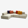 Narożna Sofa Alphabet Fritz Hansen z kolorowymi poduszkami