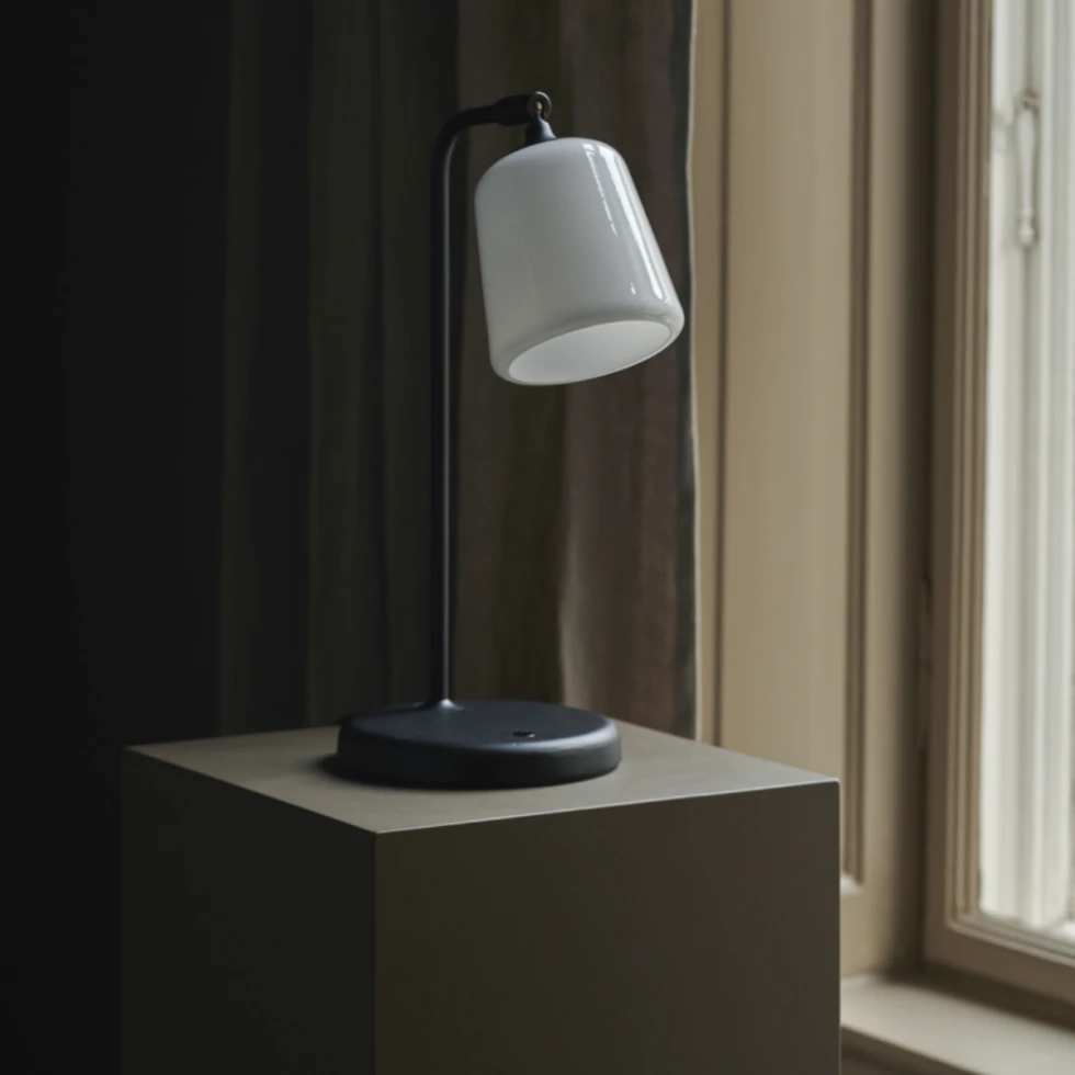 Lampa biurkowa Material New Works