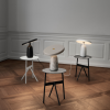 Kolekcja lamp stołowych Eddy w kolorze białym, czarnym i szarym - aranżacja