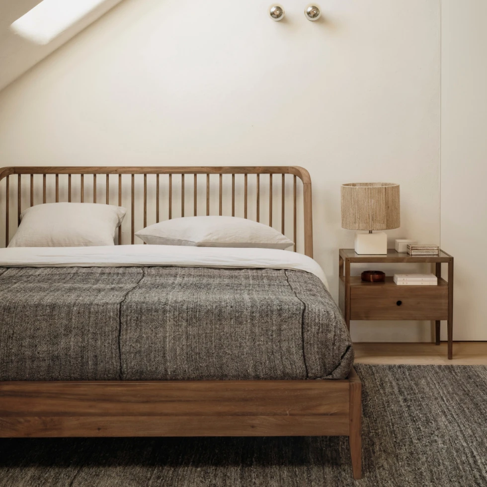 Stolik nocny Spindle tekowy