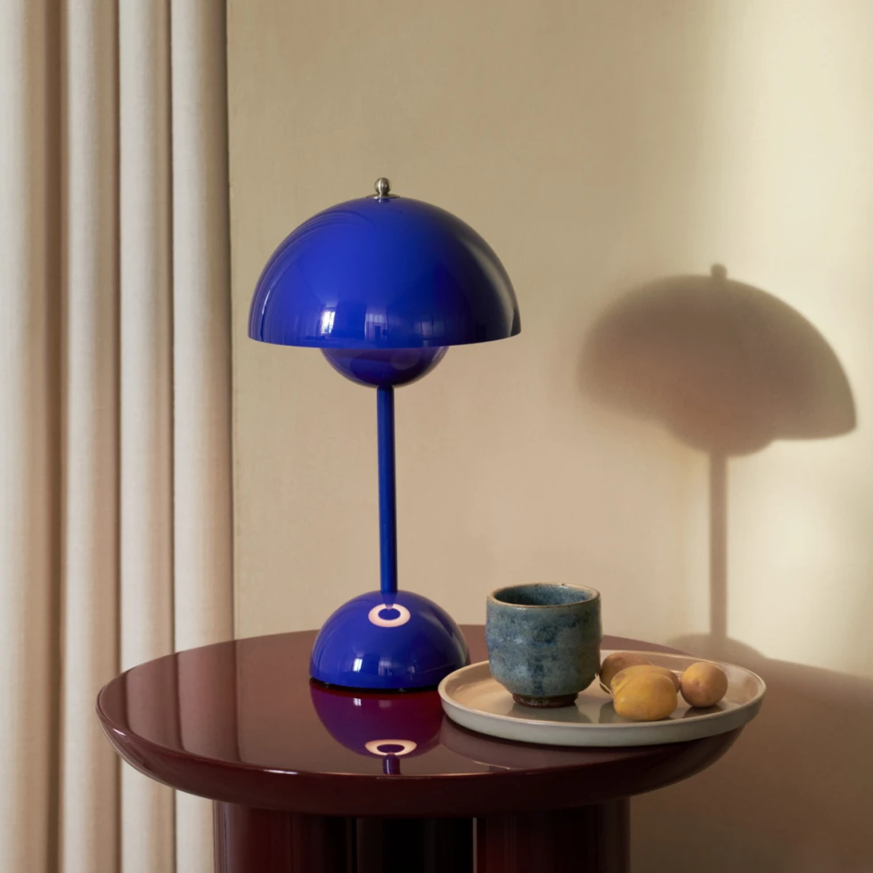 Lampa przenośna Flowerpot VP9 Cobalt Blue &Tradition