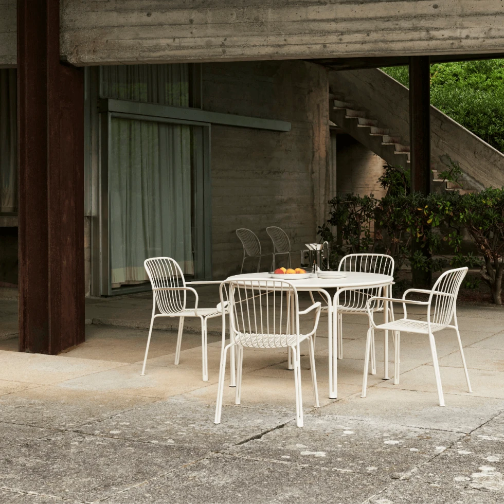 Krzesło outdoorowe Thorvald SC95 Ivory &Tradition